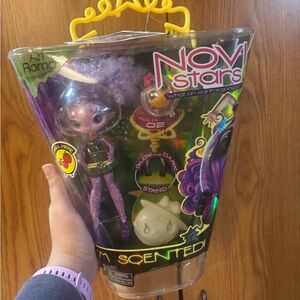 NIB Novi Stars Ari Roma Purple Hair and Yellow Accessories